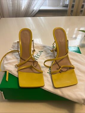 Bottega Veneta Yellow Square-Toe Chain-Strap Heels